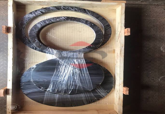 A Wooden Box With Rubber Gasket 