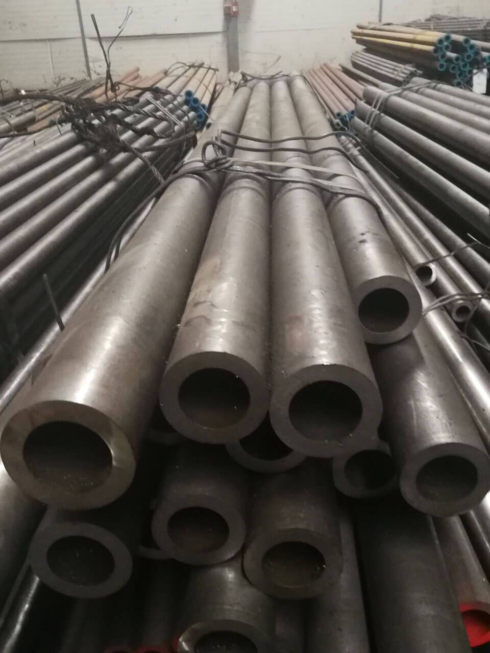 Alloy Steel A335 P22 Pipes & A213 T22 Tubes